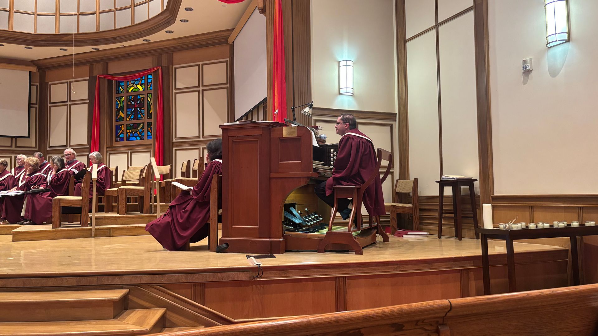 Mark de Alba, organist